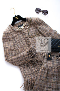 CHANEL 10A Beige Fringe Trimmed Goat Skin Tweed Jacket Skirt Suit 38 シャネル ベージュ フリンジ トリム ゴート スキン ツイード ジャケット スカート スーツ 即発