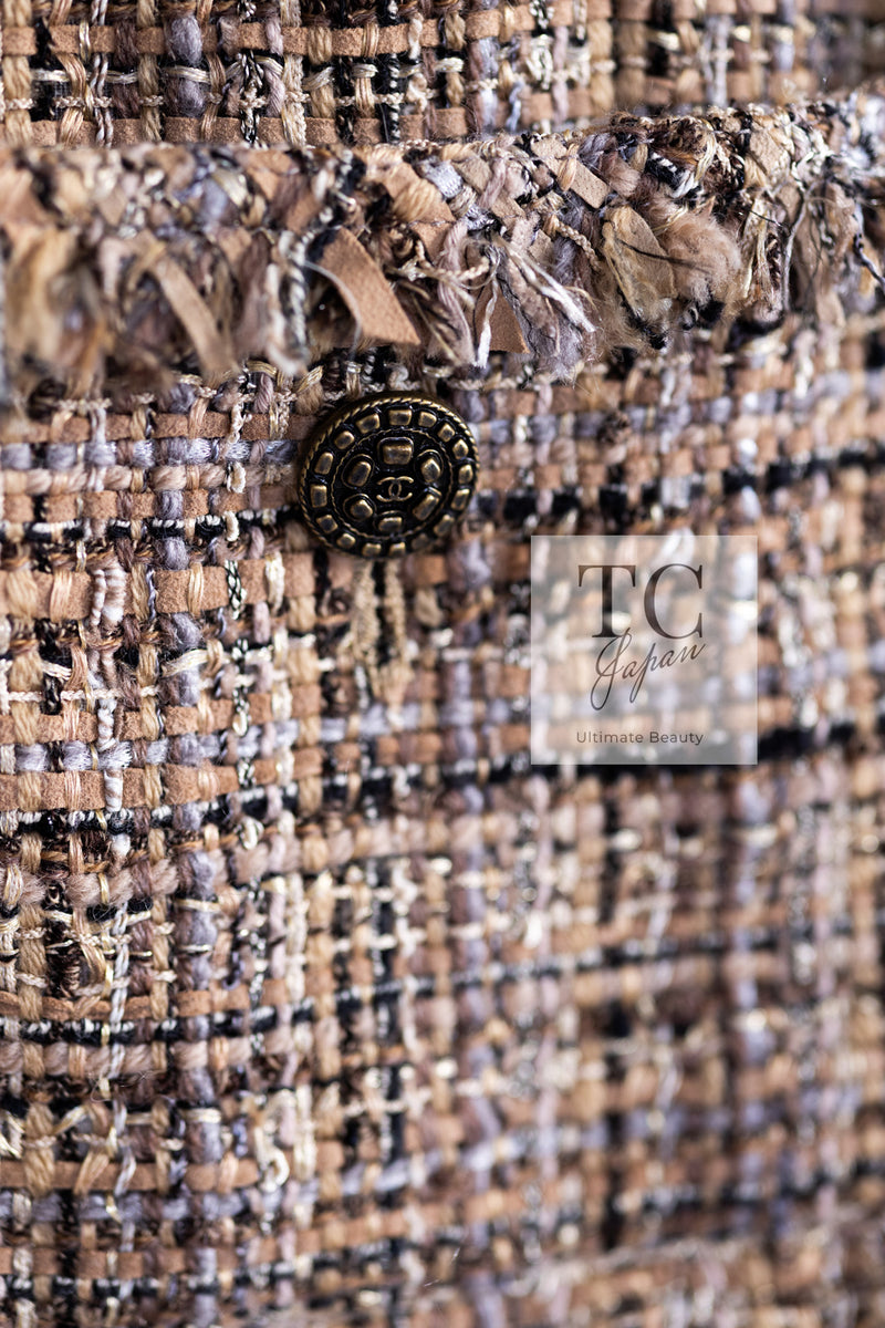 CHANEL 10A Beige Fringe Trimmed Goat Skin Tweed Jacket Skirt Suit 38 シャネル ベージュ フリンジ トリム ゴート スキン ツイード ジャケット スカート スーツ 即発