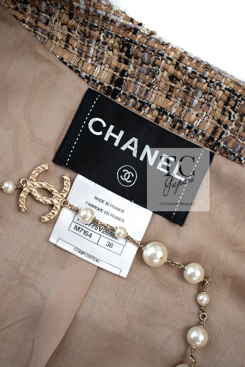 CHANEL 10A Beige Fringe Trimmed Goat Skin Tweed Jacket Skirt Suit 38 シャネル ベージュ フリンジ トリム ゴート スキン ツイード ジャケット スカート スーツ 即発