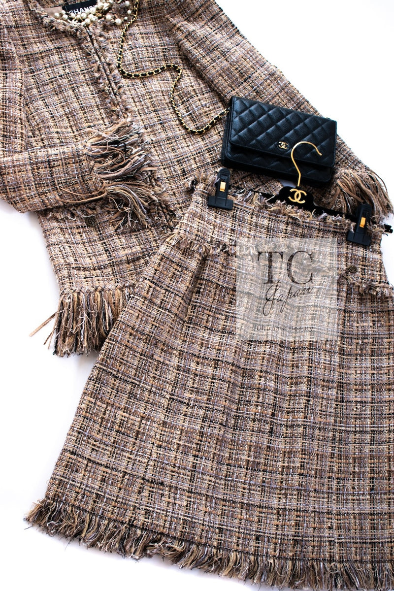 CHANEL 10A Beige Fringe Trimmed Goat Skin Tweed Jacket Skirt Suit 38 シャネル ベージュ フリンジ トリム ゴート スキン ツイード ジャケット スカート スーツ 即発