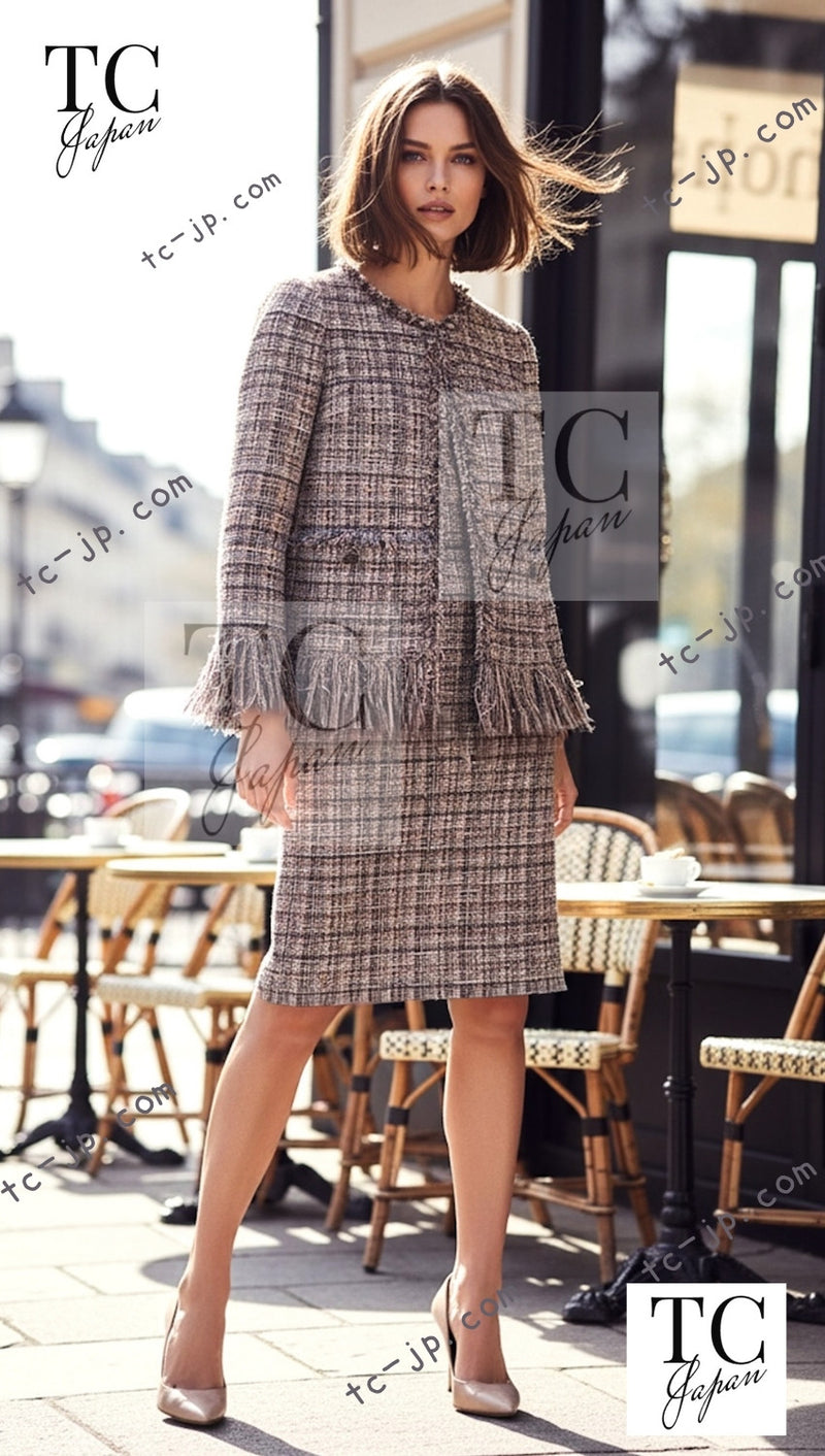 CHANEL 10A Beige Fringe Trimmed Goat Skin Tweed Jacket Skirt Suit 38 シャネル ベージュ フリンジ トリム ゴート スキン ツイード ジャケット スカート スーツ 即発