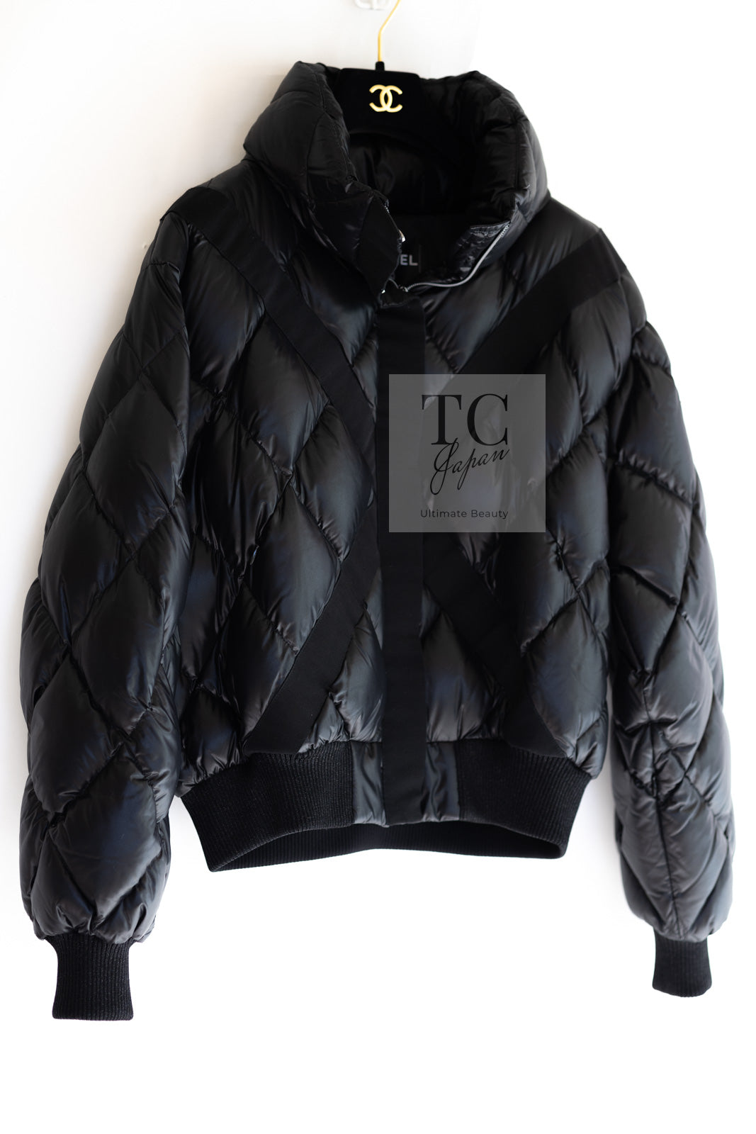 CHANEL 19N Black CC Logo Puffer Down Jacket Coat 36 38 シャネル ココ ネージュ ブラック  ココマーク フード付き ブルゾン ダウン ジャケット 即発