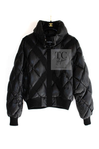 CHANEL 19N Black CC Logo Puffer Down Jacket Coat 36 38 シャネル ココ ネージュ ブラック ココマーク フード付き ブルゾン ダウン ジャケット 即発