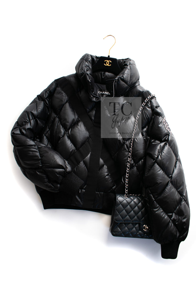 CHANEL 19N Black CC Logo Puffer Down Jacket Coat 36 38 シャネル ココ ネージュ ブラック ココマーク フード付き ブルゾン ダウン ジャケット 即発