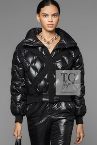 CHANEL 19N Black CC Logo Puffer Down Jacket Coat 36 38 シャネル ココ ネージュ ブラック ココマーク フード付き ブルゾン ダウン ジャケット 即発