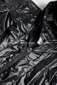 CHANEL 12S Black Zipper Jacket Hood CC Buttons 38 シャネル ブラック ブルゾン パーカー CC ジッパー ジャケット フード付 即発