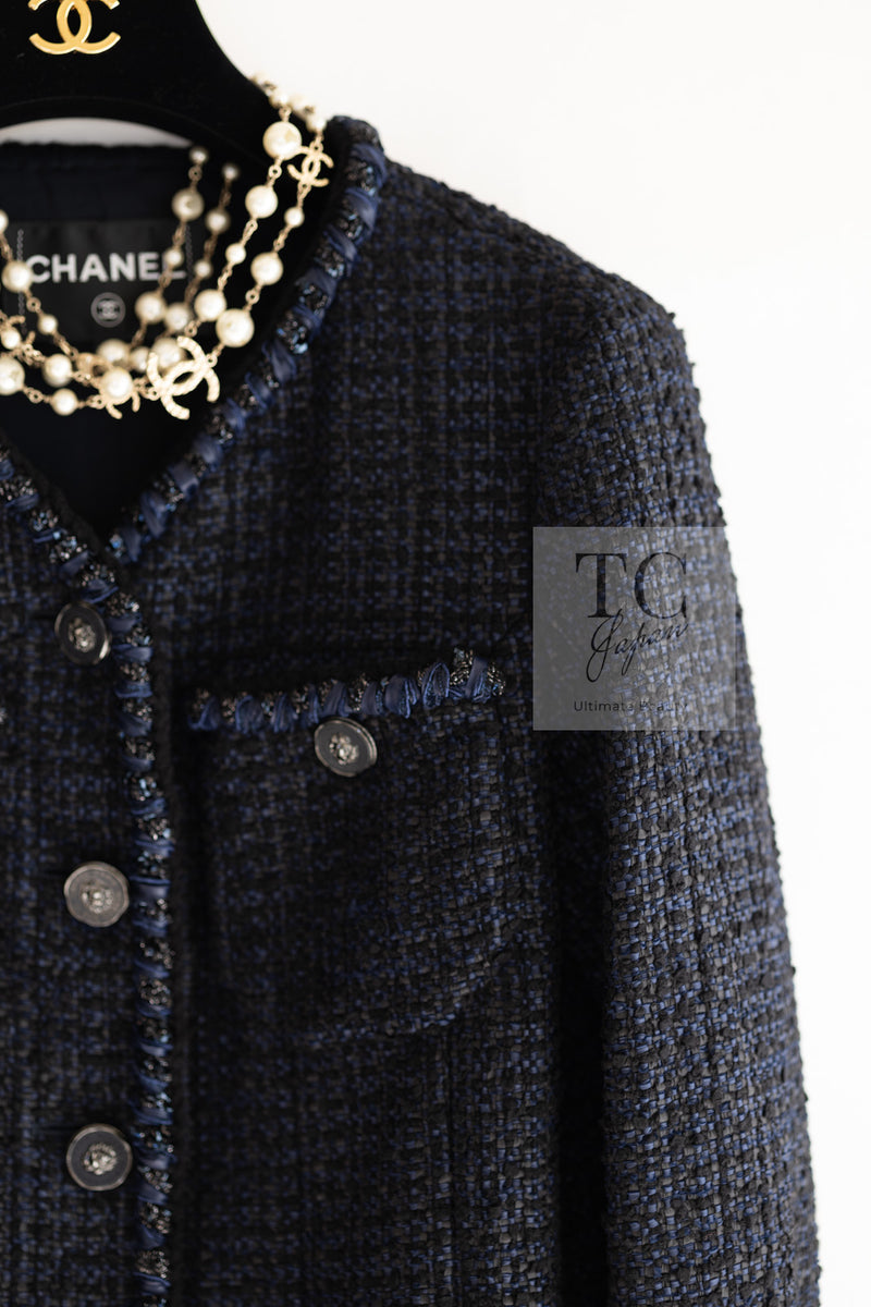 CHANEL 22PS Black Dark Navy Blue Lion Button Tweed Jacket 34 36 シャネル ブラック ダーク ネイビー ブルー ライオン ボタン ツイード ジャケット 即発