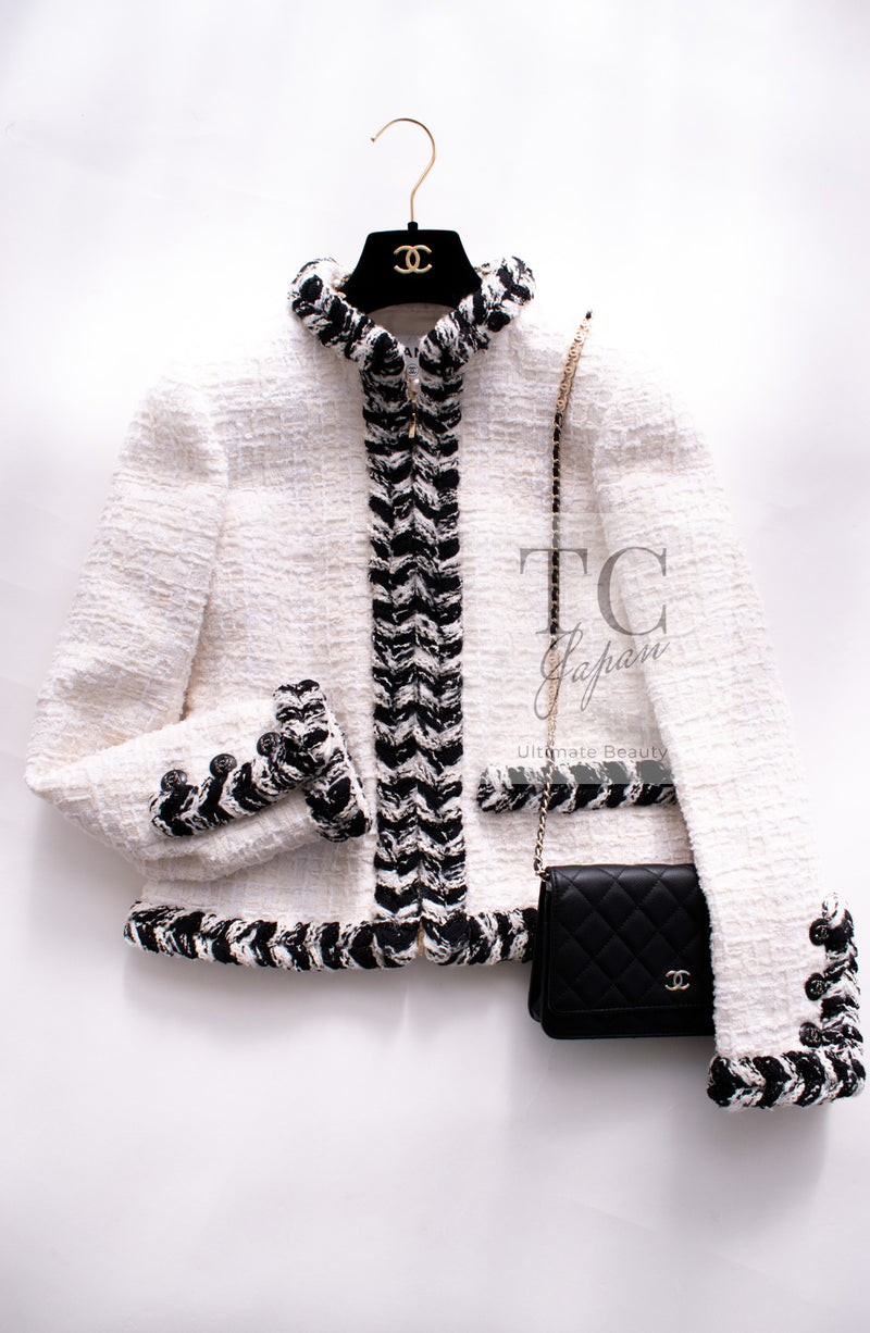 CHANEL 20B Ivory White Ecru Black Braided Trim Collarless Tweed Jacket 34 シャネル アイボリー ホワイト ブラック ブレード トリム ノーカラー ツイード ジャケット 即発