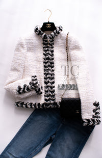 CHANEL 20B Ivory White Ecru Black Braided Trim Collarless Tweed Jacket 34 シャネル アイボリー ホワイト ブラック ブレード トリム ノーカラー ツイード ジャケット 即発