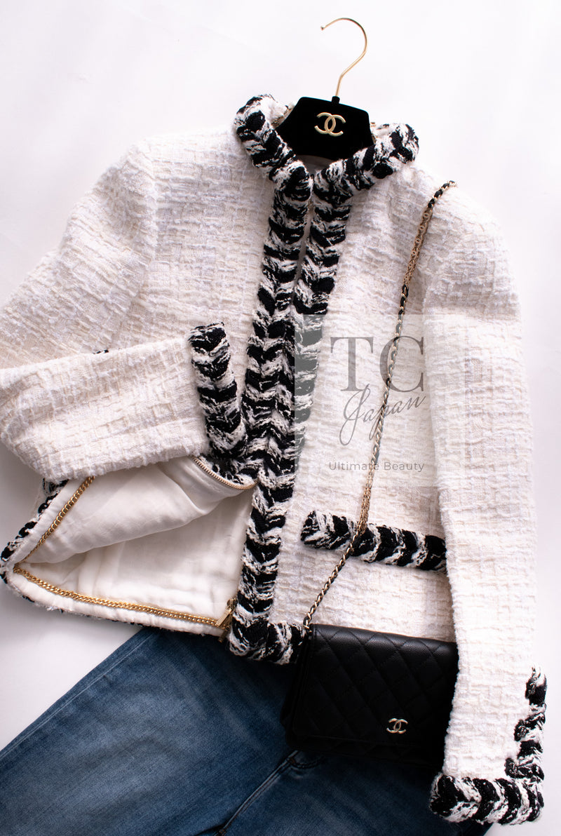 CHANEL 20B Ivory White Ecru Black Braided Trim Collarless Tweed Jacket 34 シャネル アイボリー ホワイト ブラック ブレード トリム ノーカラー ツイード ジャケット 即発