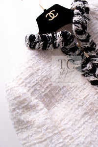 CHANEL 20B Ivory White Ecru Black Braided Trim Collarless Tweed Jacket 34 シャネル アイボリー ホワイト ブラック ブレード トリム ノーカラー ツイード ジャケット 即発