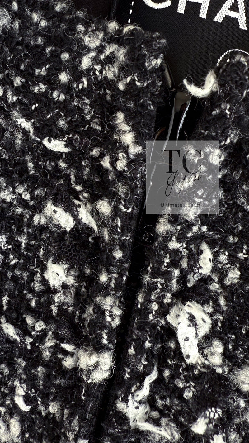 CHANEL 19B Black White Wool Alpaca CC Zipper Jacket Blouson 36 38 シャネル ブラック ホワイト ウール アルパカ ジッパー ジップアップ ジャケット ジャンパー ブルゾン 即発