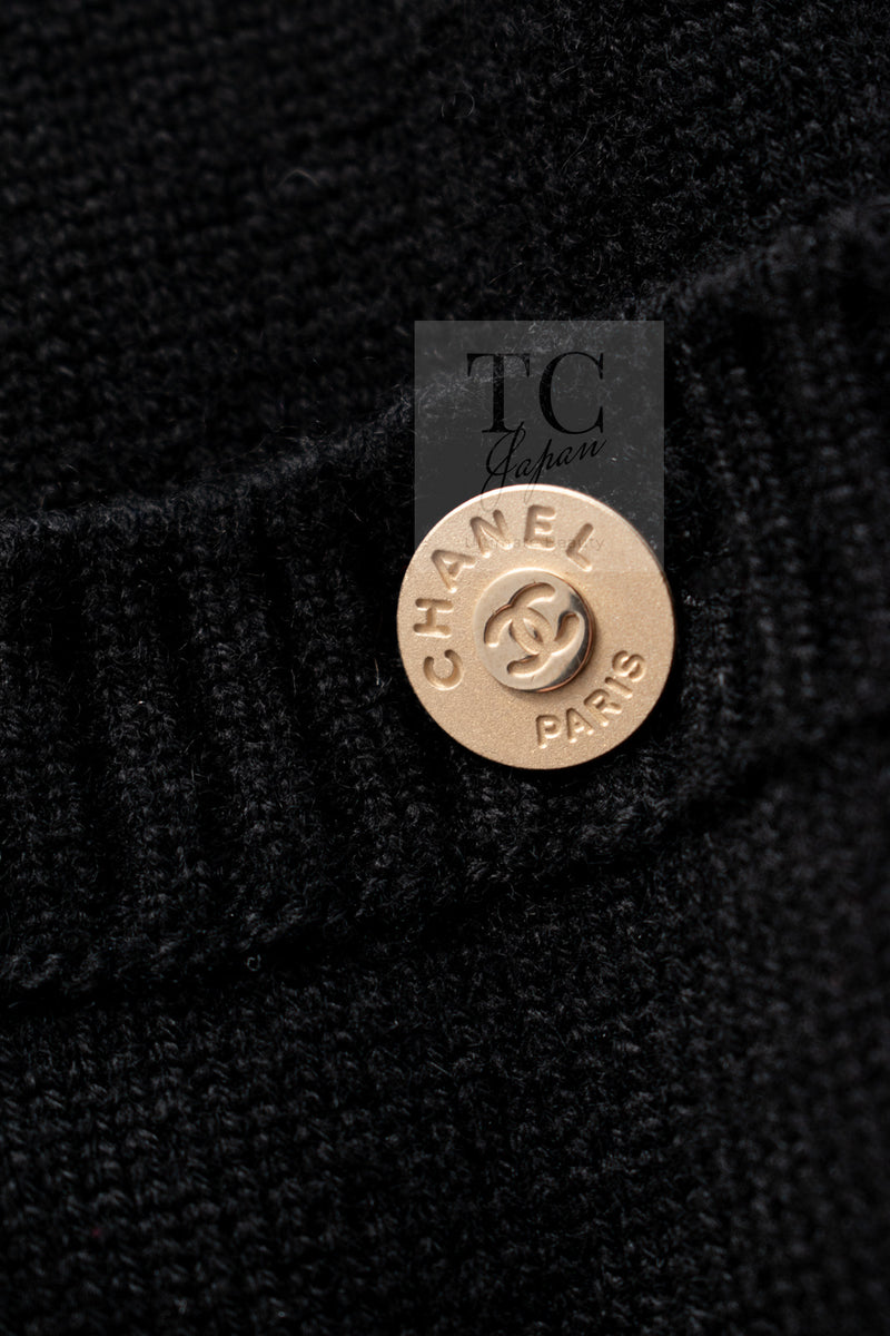 CHANEL 09A Black Cashmere Deer Decoration Knit Dress 34 シャネル ブラック カシミヤ 100% ココボタン 鹿 装飾 ニット ワンピース 即発