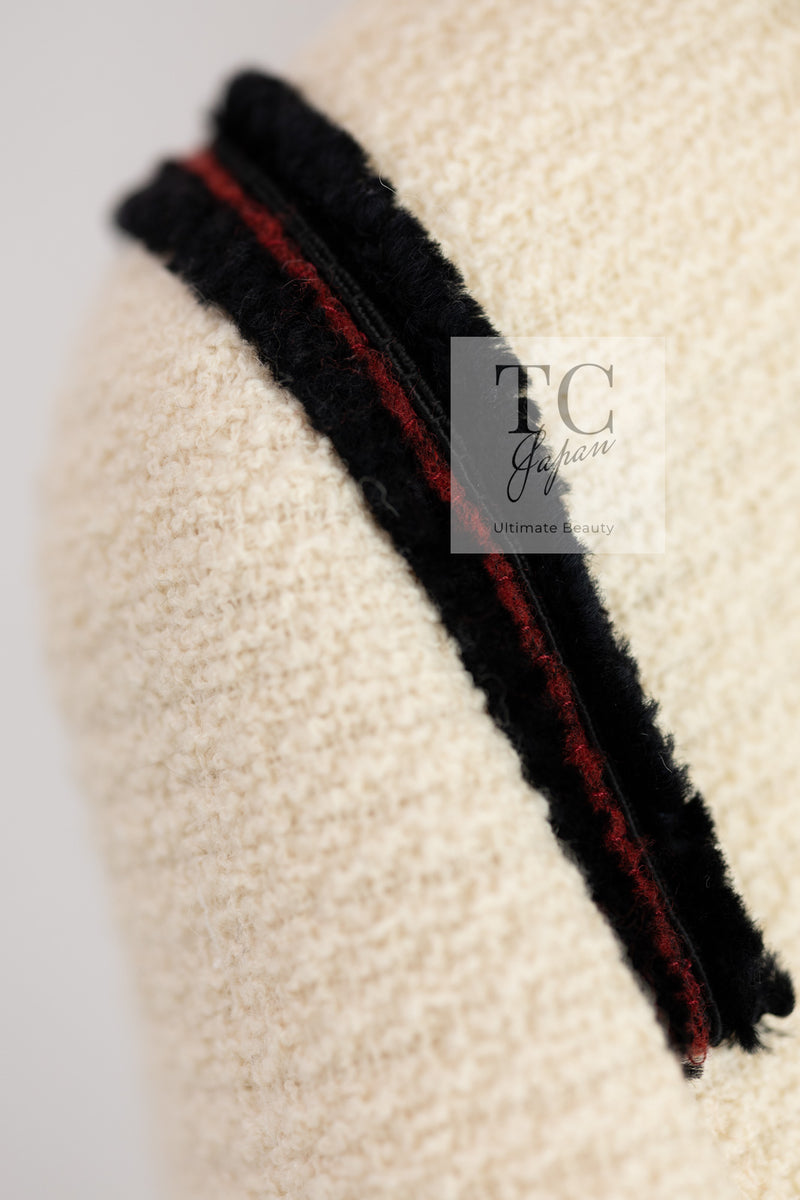 CHANEL 09PF Ivory Black Red Trim Moscow Wool Tweed Jacket 36 シャネル アイボリー ブラック レッド トリム ロマノフ ウール ツイード ジャケット 即発