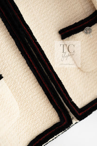 CHANEL 09PF Ivory Black Red Trim Moscow Wool Tweed Jacket 36 シャネル アイボリー ブラック レッド トリム ロマノフ ウール ツイード ジャケット 即発