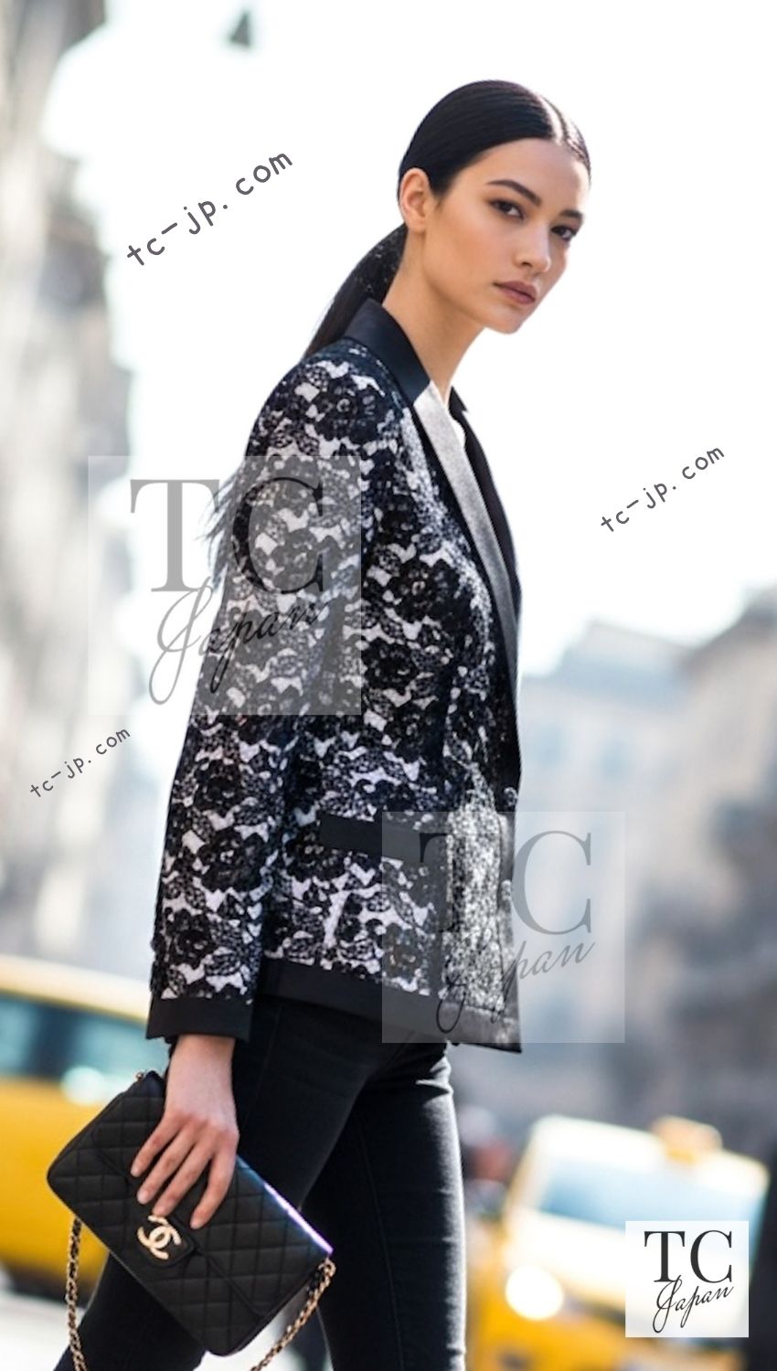 CHANEL 14C Black White Floral Lace Party Jacket 34 36 シャネル ブラック ホワイト フローラル レース パーティー ジャケット 即発 - TC JAPAN