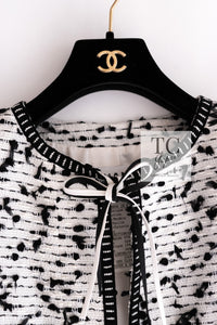 CHANEL 95C Vintage White Black Ribbon Tweed Jacket 34 シャネル ヴィンテージ ホワイト ブラック リボン ツイード ジャケット 即発
