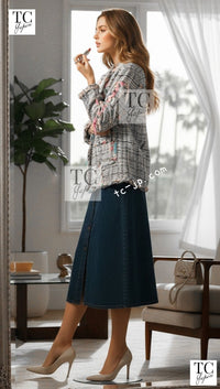 CHANEL 07C white grey tweed CC logo women's jacket / シャネル レディース ホワイト グレー ツイード CCロゴ ジャケット