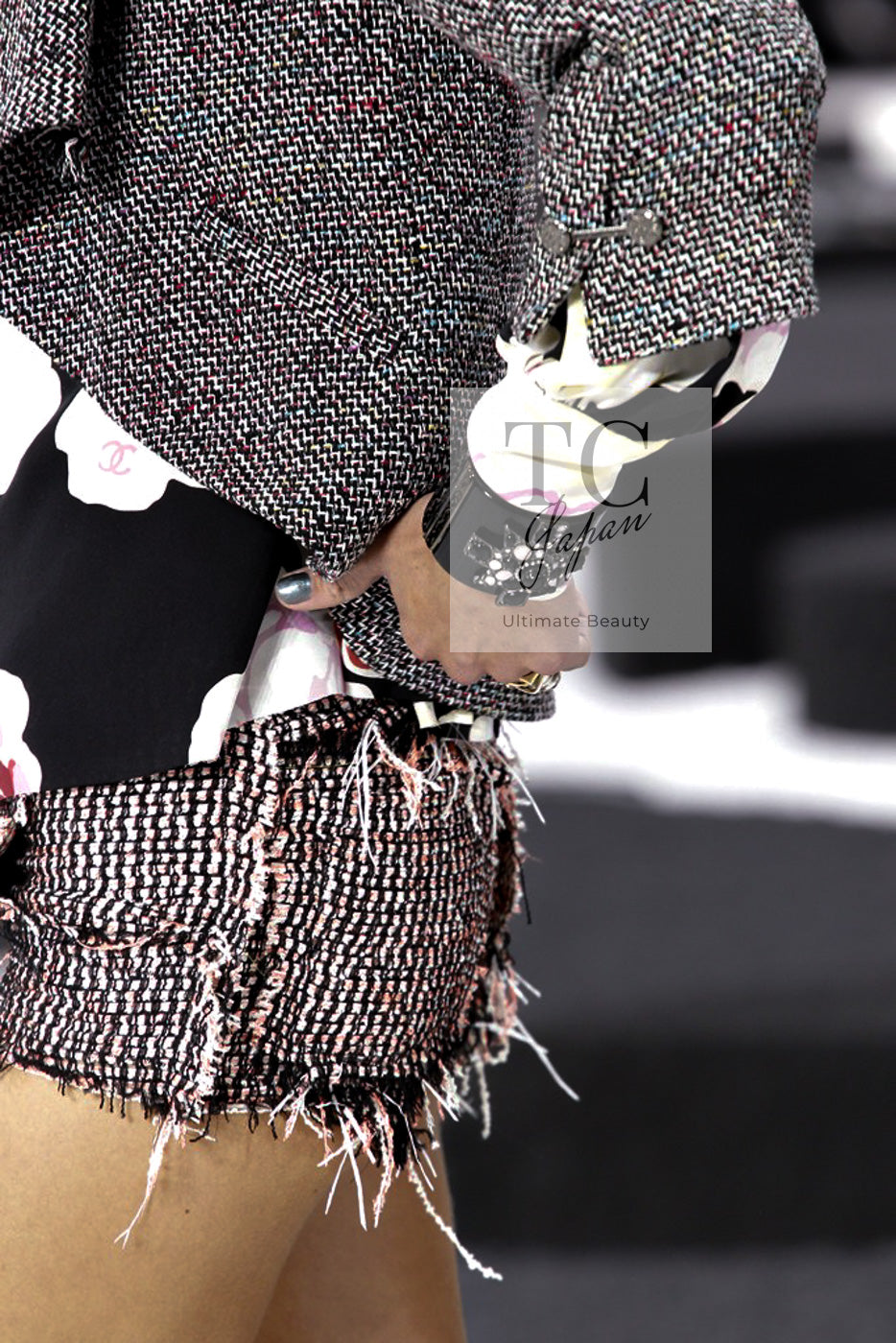 CHANEL 11S Black Red Multicolor Cotton Silk Tweed Jacket 34 36 シャネル ブラック レッド マルチカラー コットン シルク ツイード ジャケット 即発