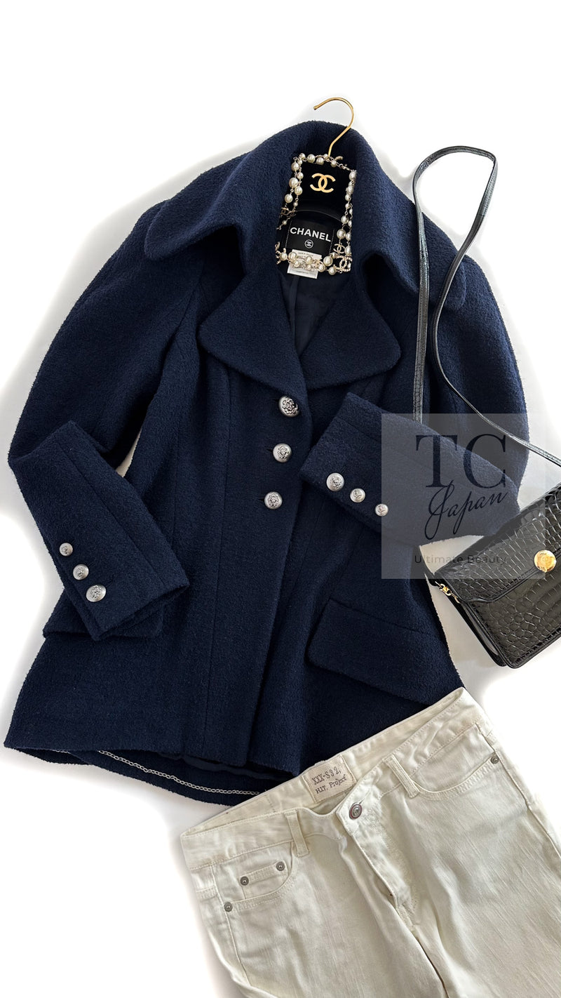 CHANEL 08A Dark Navy Wool Big Lion Button Jacket Coat 36 シャネル ダーク ネイビー ウール 大きい ライオン ボタン ジャケット コート 即発