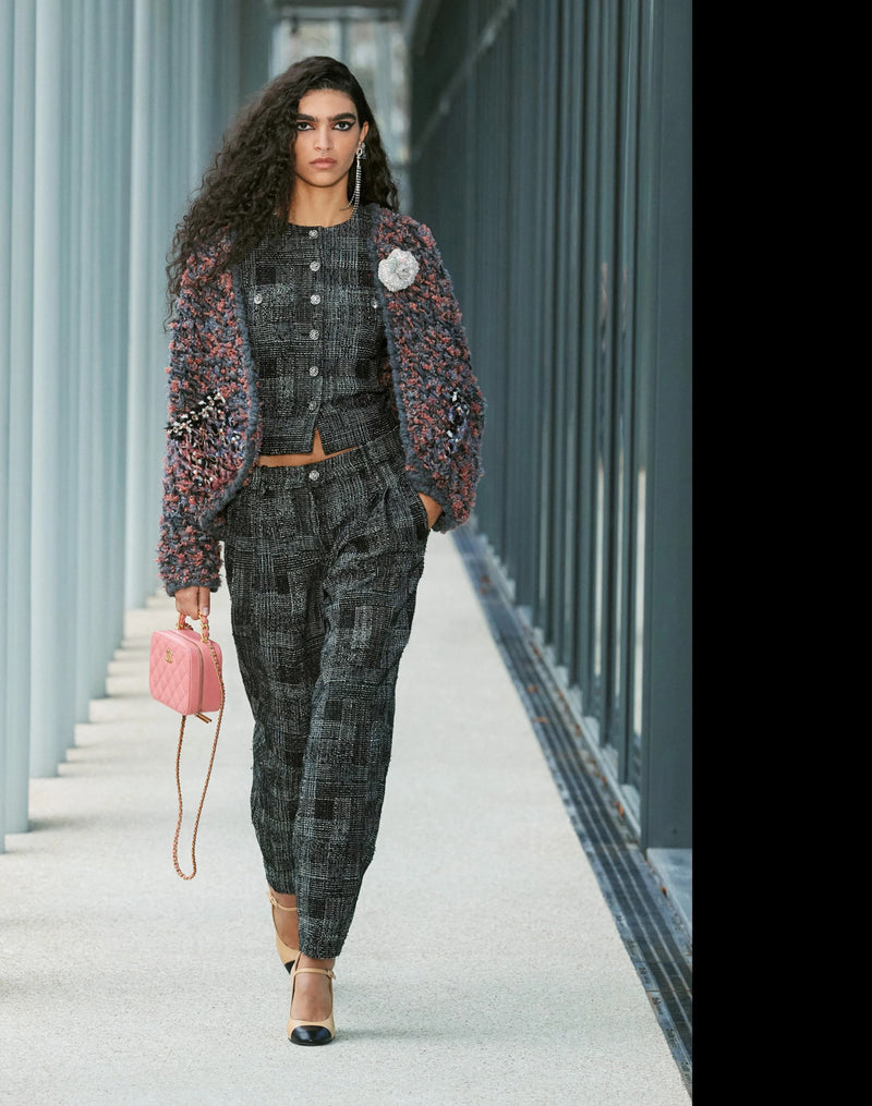 CHANEL 22PF Black White Cotton Wool Collarless Tweed Jacket 34 シャネル ブラック ホワイト コットン ウール ノーカラー ツイード ジャケット 即発