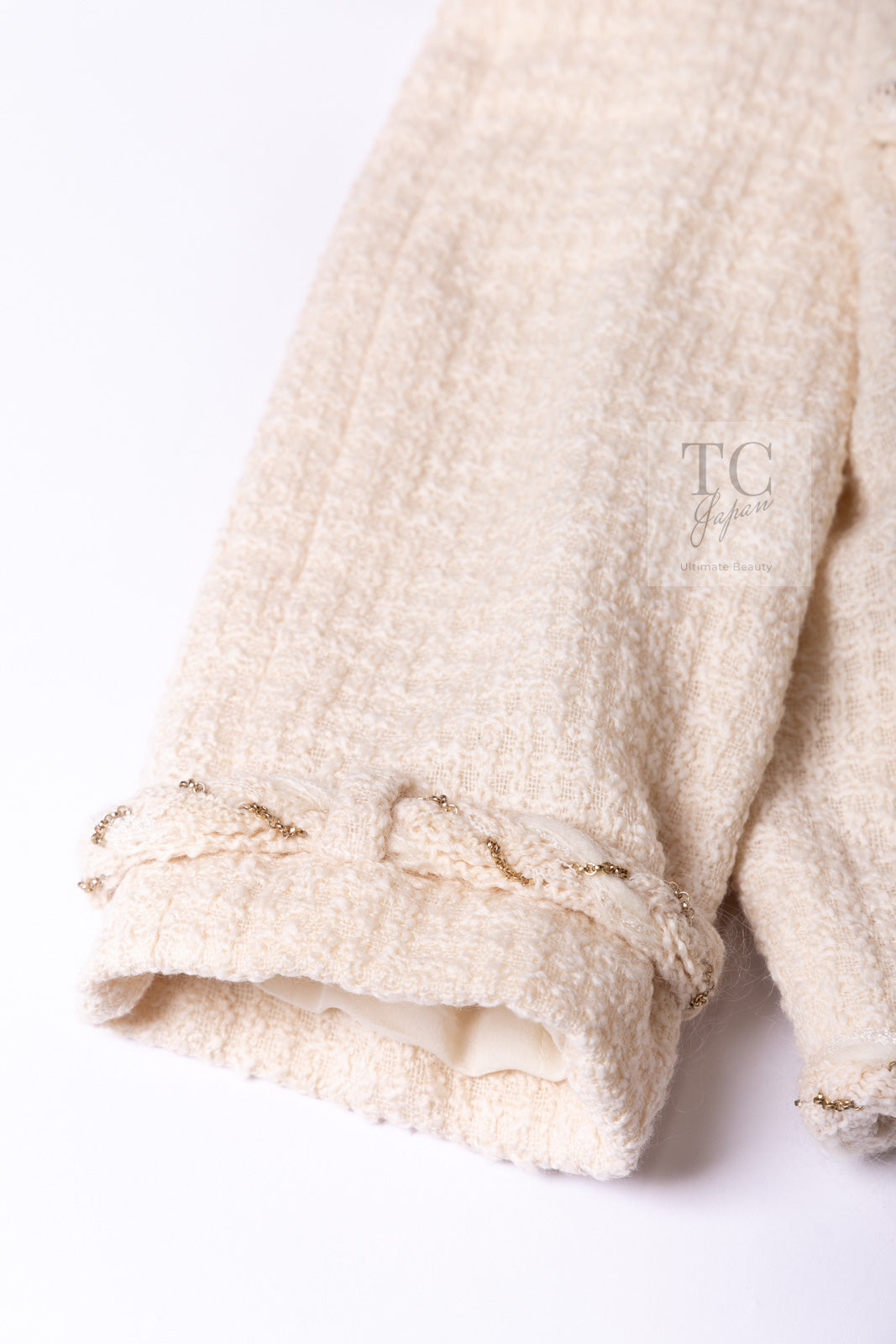 CHANEL 07A Creme Ivory Gold Chain Trim Wool Tweed Jacket Skirt Suit 36 38 シャネル クリーム アイボリー ゴールド チェーン トリム ウール ツイード ジャケット スカート スーツ 即発