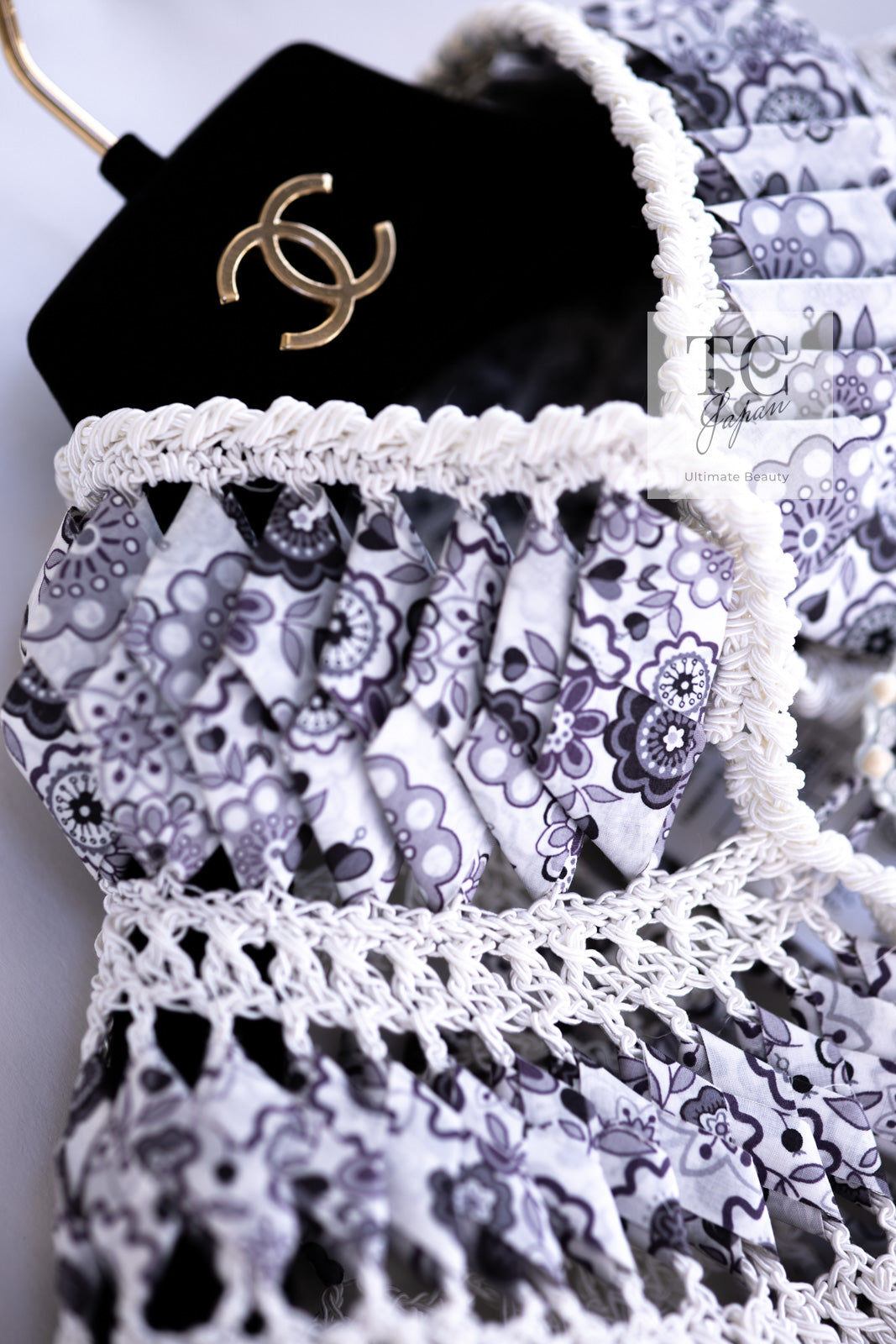 CHANEL 09S White Navy Floral Cardigan Cape Jacket 36 38 シャネル ホワイト ネイビー フローラル ボレロ カーディガン ケープ ジャケット 即発