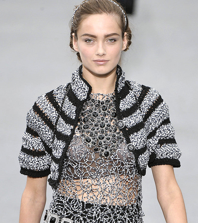 CHANEL 09S White Navy Floral Cardigan Cape Jacket 36 38 シャネル ホワイト ネイビー フローラル ボレロ カーディガン ケープ ジャケット 即発