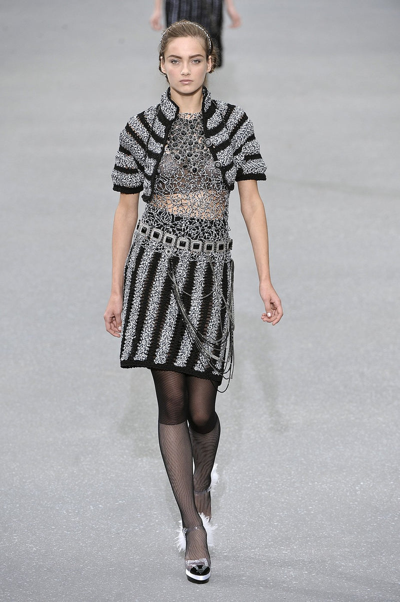 CHANEL 09S White Navy Floral Cardigan Cape Jacket 36 38 シャネル ホワイト ネイビー フローラル ボレロ カーディガン ケープ ジャケット 即発