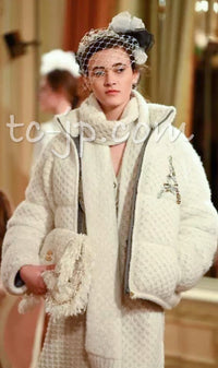 CHANEL 17PF Ivory Gold Metallic Super Soft Stretched Knit Dress Lion CC Button 34 シャネル アイボリー ゴールド ふわふわ ニット ストレッチ ワンピース ライオン CC ボタン 即発