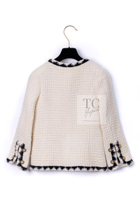 CHANEL 15PF Cream Wool Collarless Tweed Jacket 34 シャネル クリーム ウール ノーカラー ツイード ジャケット 即発