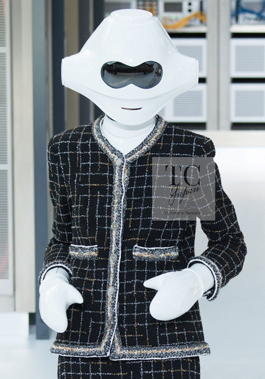 CHANEL 17S Black Gold Silver Metallic Trim Tweed Jacket 34 36 シャネル ブラック ゴールド シルバー メタリック ツイード ジャケット 即発 - TC JAPAN