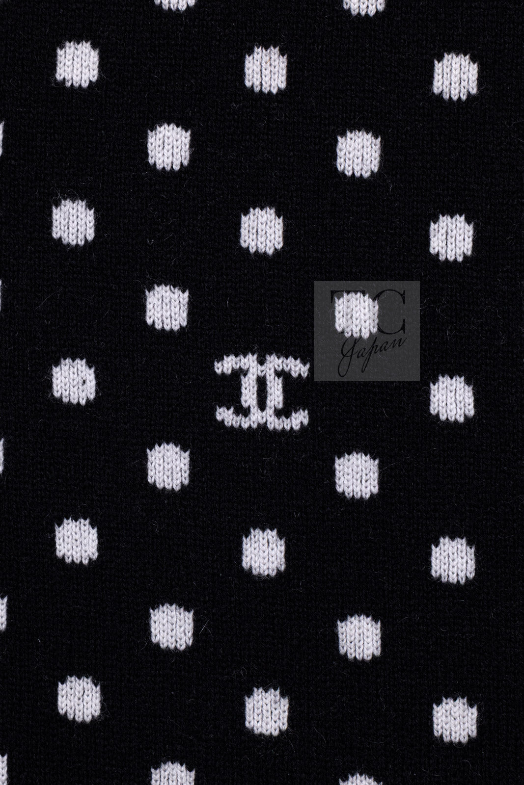 CHANEL 24PS Dark Navy Black Cashmere CC Logo Reversible Cardigan Jacket 36 38 シャネル ダークネイビー ブラック カシミヤ CC ロゴ 裏も可愛い リバーシブル カメリアボタン カーディガン ジャケット