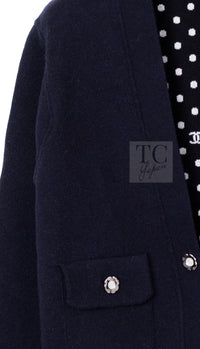 CHANEL 24PS Dark Navy Black Cashmere CC Logo Reversible Cardigan Jacket 36 38 シャネル ダークネイビー ブラック カシミヤ CC ロゴ 裏も可愛い リバーシブル カメリアボタン カーディガン ジャケット