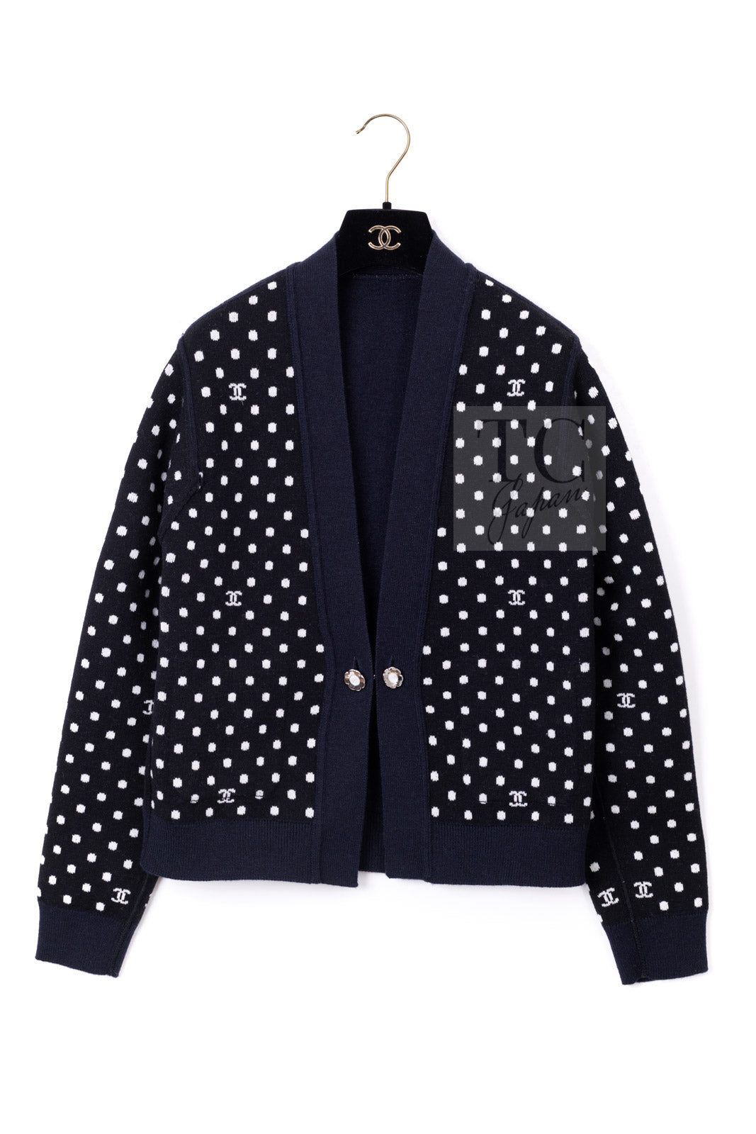 CHANEL 24PS Dark Navy Black Cashmere CC Logo Reversible Cardigan Jacket 36 38 シャネル ダークネイビー ブラック カシミヤ CC ロゴ 裏も可愛い リバーシブル カメリアボタン カーディガン ジャケット