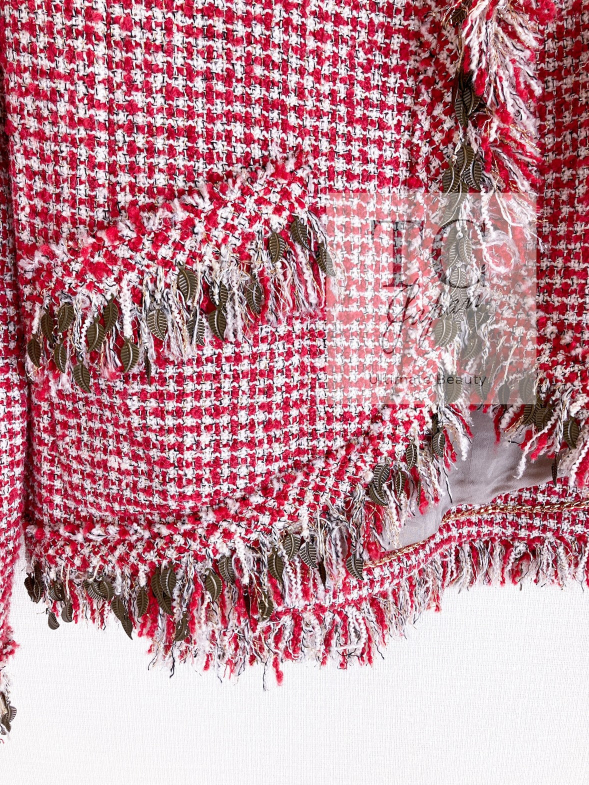 CHANEL 10C Red Metallic Gold Leaf Trim Fringe Wool Tweed Jacket 38 シャネル レッド メタリック ゴールド 木の葉 トリム フリンジ ウール ノーカラー ツイード ジャケット