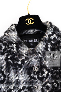 CHANEL 05A Black Gray Camellia CC Button Wool Tweed Coat 38 40 シャネル ブラック グレー カメリア柄 CC ボタン ウール ツイード コート 即発