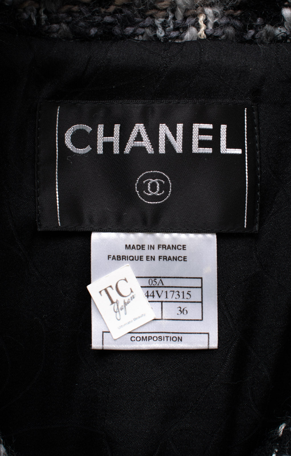 CHANEL 05A Black Gray Camellia CC Button Wool Tweed Coat 36 38 シャネル ブラック グレー カメリア柄 CC ボタン ウール ツイード コート