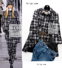 CHANEL 05A Black Gray Camellia CC Button Wool Tweed Coat 36 38 シャネル ブラック グレー カメリア柄 CC ボタン ウール ツイード コート