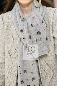 CHANEL 16A Gray Gold Trim Tweed Jacket Skirt Suit 36 38 シャネル グレー ゴールド トリム ツイード ジャケット スカート スーツ 即発