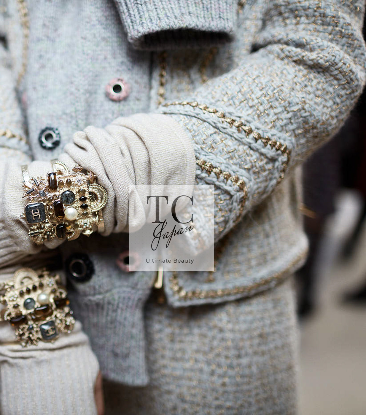 CHANEL 16A Gray Gold Trim Tweed Jacket Skirt Suit 36 38 シャネル グレー ゴールド トリム ツイード ジャケット スカート スーツ 即発