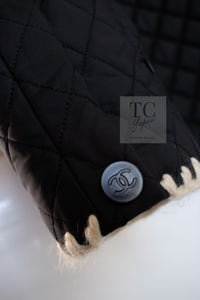 CHANEL 18N COCO Neige Black Puffer Jacket Camel Hair COCO Patch Coat 38 シャネル ココ ネージュ シャネル ブラック ブルゾン 中綿 キルティング ジャケット コート 即発