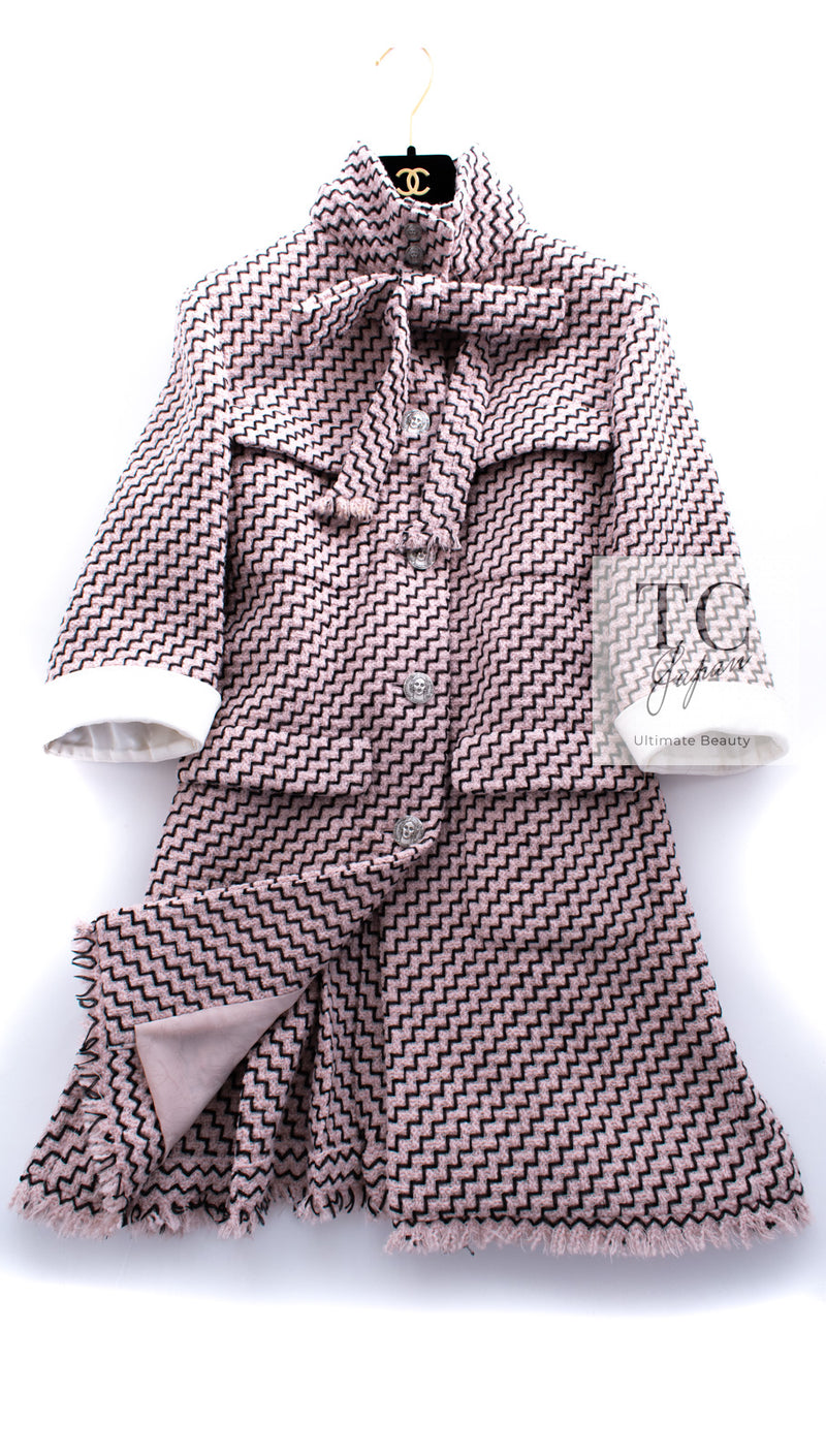 CHANEL 16PF Mauve Pink Black Ribbon Leather Collar Wool Tweed Coat 36 シャネル コート モーブピンク ブラック リボン レザー カフス ウール ツイード 即発