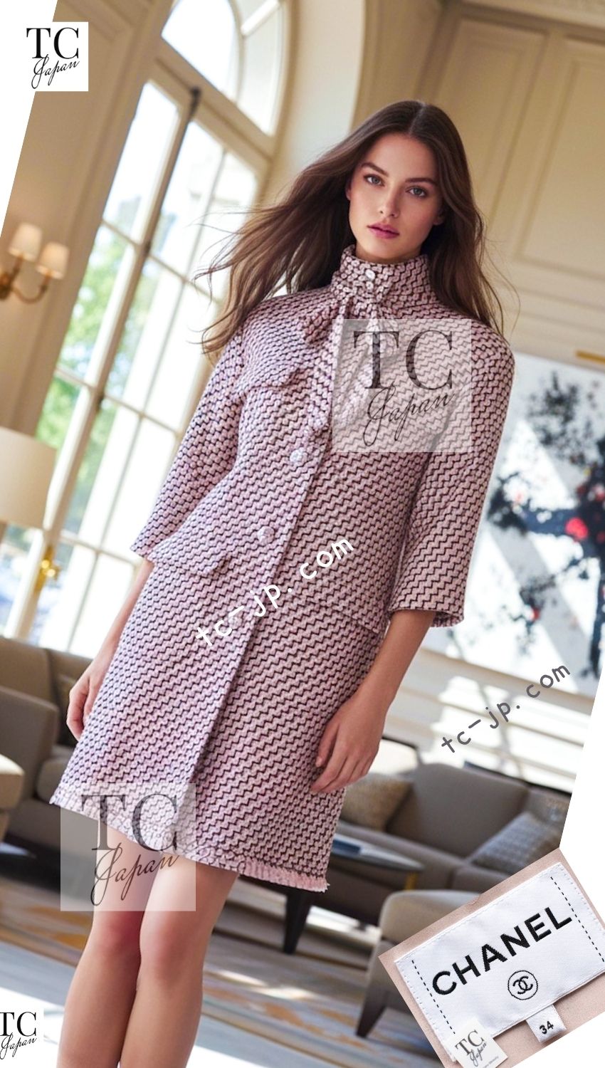 CHANEL 16PF mauve pink tweed coat