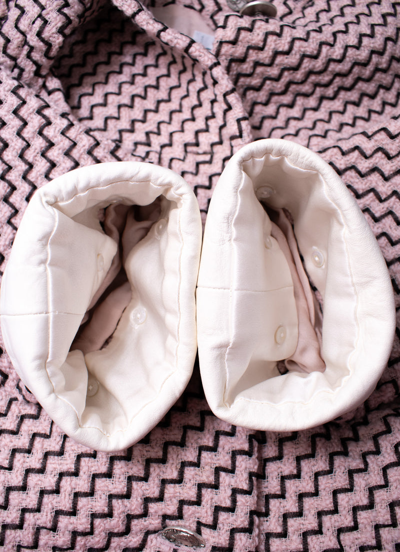 CHANEL 16PF Mauve Pink Black Ribbon Leather Cuffs Wool Tweed Coat 36 38 シャネル モーブピンク ブラック リボン レザー カフス ウール ツイード コート 即発