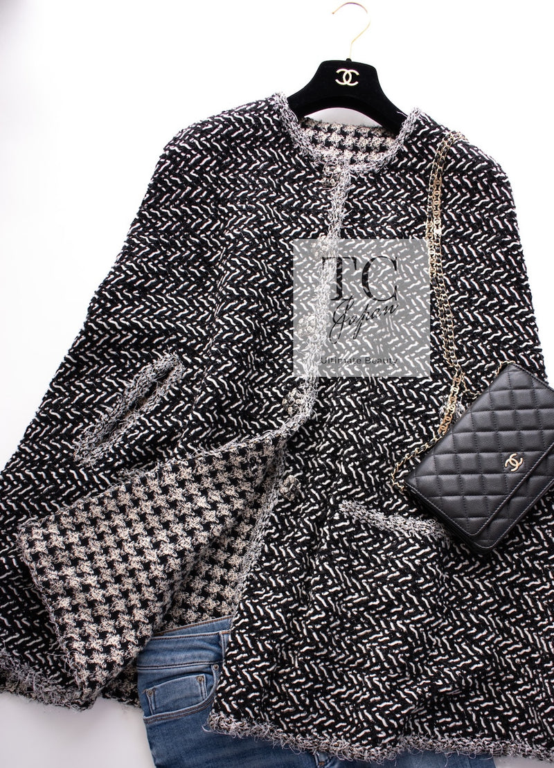 CHANEL 11A Black Gray Ivory Jacket Coat Cape Mantle 38 40 42 シャネル ブラック グレー アイボリー ジャケット カーディガン コート ケープ ポンチョ 即発