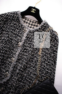 CHANEL 11A Black Gray Ivory Jacket Coat Cape Mantle 38 40 42 シャネル ブラック グレー アイボリー ジャケット カーディガン コート ケープ ポンチョ 即発