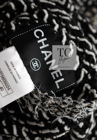 CHANEL 11A Black Gray Ivory Jacket Coat Cape Mantle 38 40 42 シャネル ブラック グレー アイボリー ジャケット カーディガン コート ケープ ポンチョ 即発