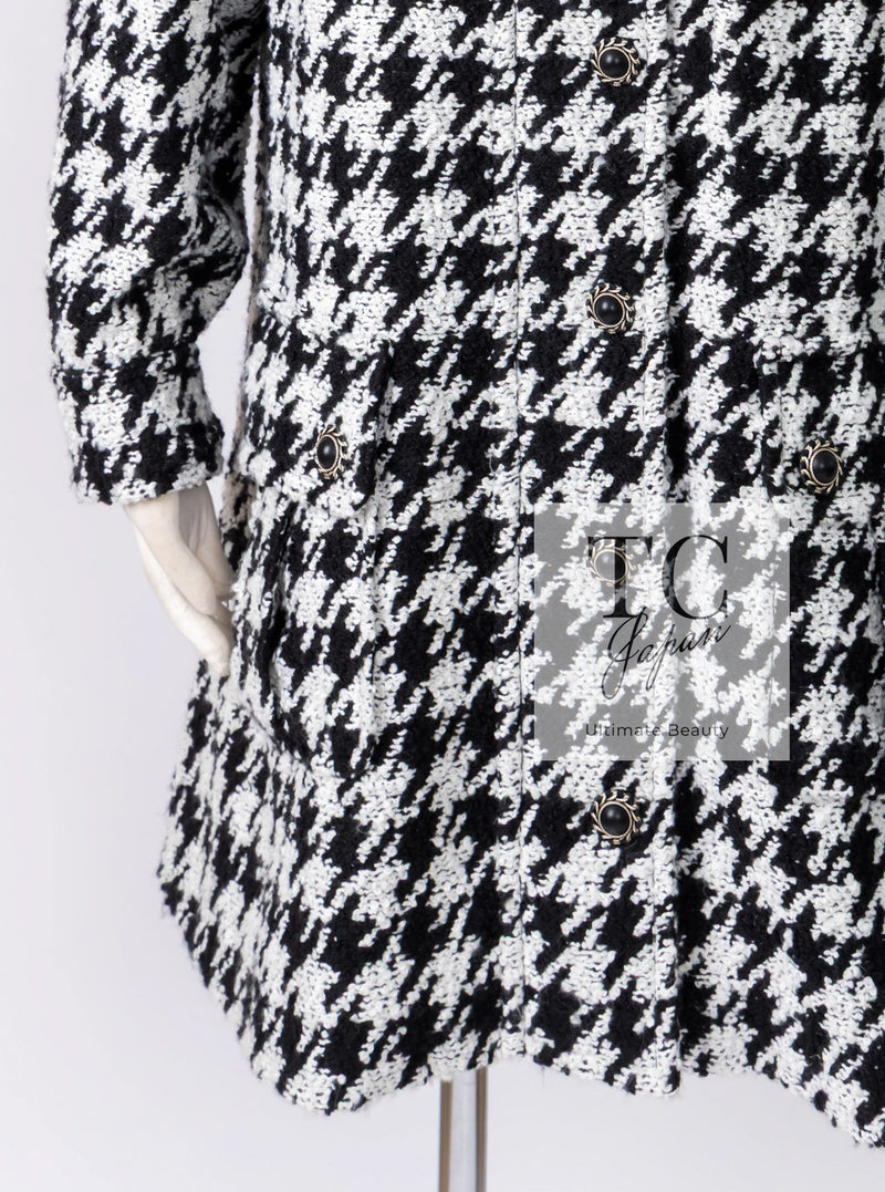 CHANEL 16B Black White Houndstooth Hooded Zip Coat 38 40 42 シャネル ブラック ホワイト 千鳥格子 ジッパー フード付き コート 即発