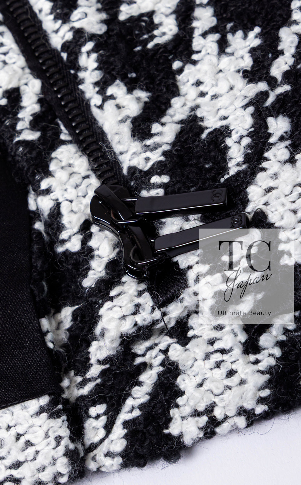 CHANEL 16B Black White Houndstooth Hooded Zip Coat 38 40 42 シャネル ブラック ホワイト 千鳥格子 ジッパー フード付き コート 即発
